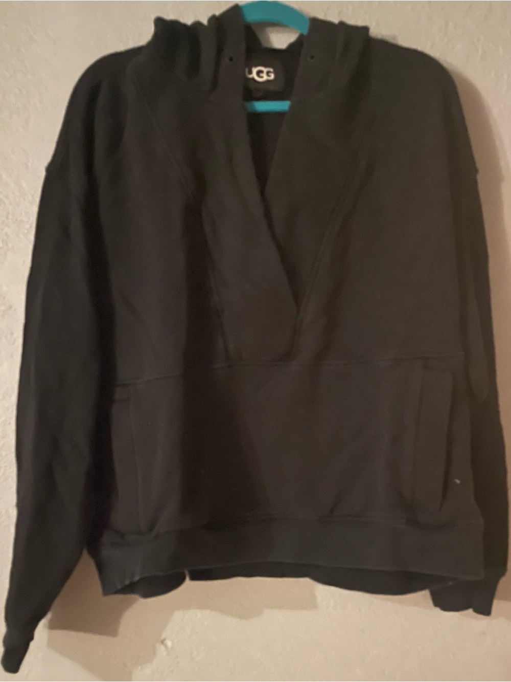 UGG Black vneck hoodie (XL) and Jogger Pants (L) SET - Picture 4 of 9